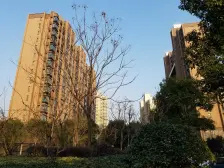 地铁口电梯房三房两卫,精装修拎包入住,诚心出售