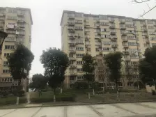 电梯房,大两房,环境优美,近商圈