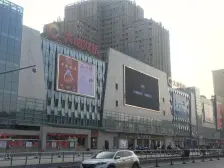 房东急售 楼下沃尔玛 交通便利 随时可以看房