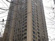 照母山 万科悦峰三期三房120万