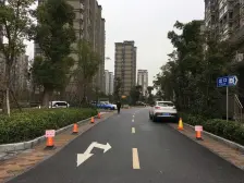 主卧朝南,环境优美,交通便利,居家装修