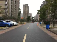 次新小区 电梯房 南北通两房两厅 中楼层 采光好