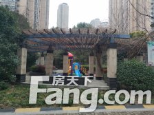 奉贤龙湖天街旁+次顶楼+5号线+2010年的房龄