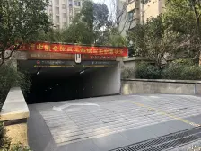 前排复式大花园+上下两层南北通透+双轨交通带车位