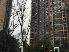 店长推荐好房,地铁口100米,拎包入住,房东急售