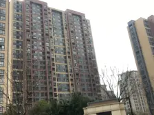 店总推荐,距离地铁站200米,中高楼层视野好