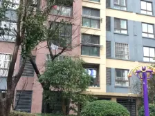 商品房小区 近地铁自己住 二次装修过保养好 看房方便