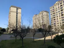 飞机户型,精装修大两房,满五年