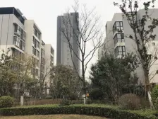 带花园 洋房一梯两户 前后不临街,精装修