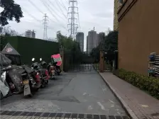 17年小区 近轻轨 自带公园 有麦德龙 农贸市场