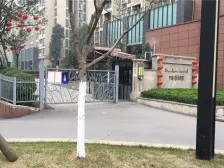 此房满两年业主诚心出售,精装一室一厅,舒适高