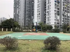 麒龙轻轨站,户型方正,采光好,生活方便,步行街