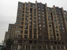 采光好,精装二楼,76平超大露台,方便上学