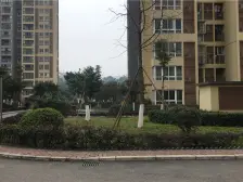 2015年的次新房,小区共有13栋小高层,住家安静