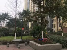 出行方便 住家安静 业主精装修 才住2年 拎包入住