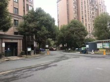 近地铁+装修+房型正气+业主诚意出售+低总价