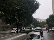 带车位出售,车位另算30万 精装修 看房方便