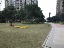 此房户型方正,端头户型,中间楼层,看湖