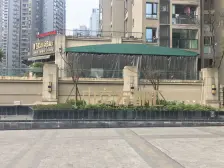 巴国城后门住家一房、朝中庭、带家私出售