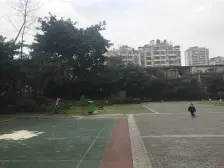 临新牌坊商圈的跃层房子,中间楼层,采光好清水房.