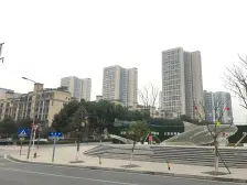 成熟地段,小区绿化好,轻轨旁,户型方正