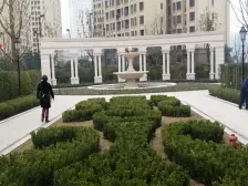 照母山毛坯大四房,正看湖看山,中间楼层,安静宜居