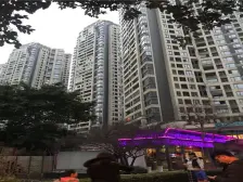 离轻轨就10米 交通方便 房子采光好难通风效果佳