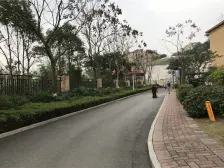 精装三房,电梯直达车库,负一楼电梯口车位出行方便
