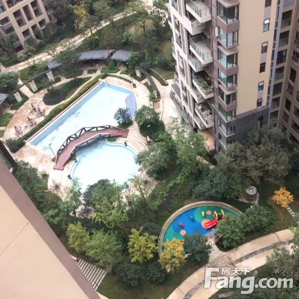 麓山国际云曦台 主卧靠中庭比较安静 开放式大