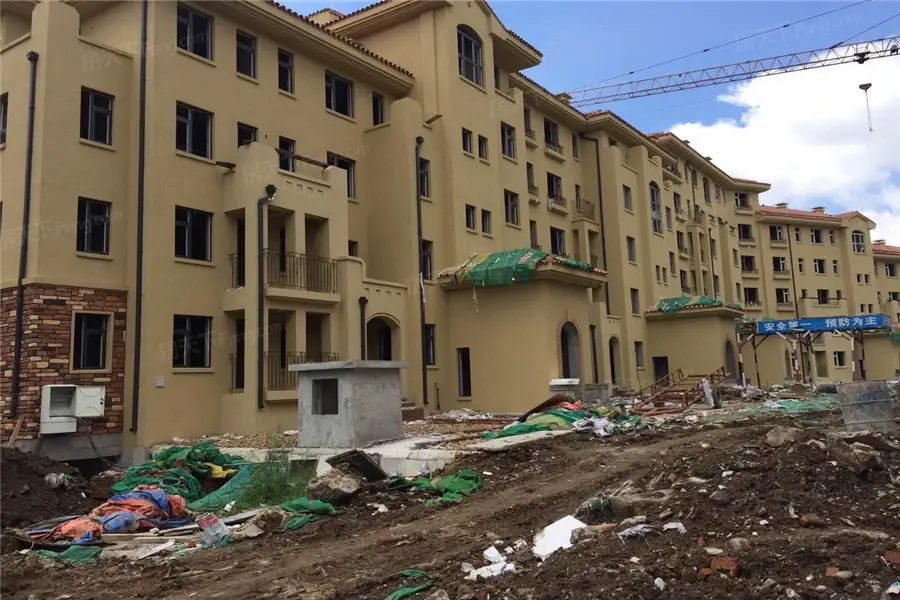 农业科学研究院- 绿新市场)在西环城路下车,235路(绿园-果品批发市场)