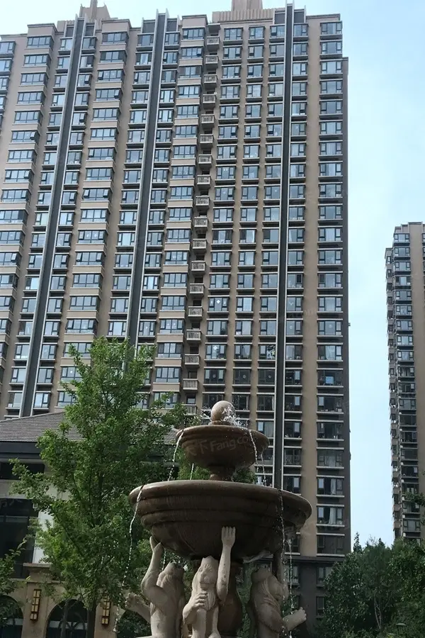 华贸城大四居次高顶层南北通透,北京朝阳北苑华贸城二手房四室 - 房