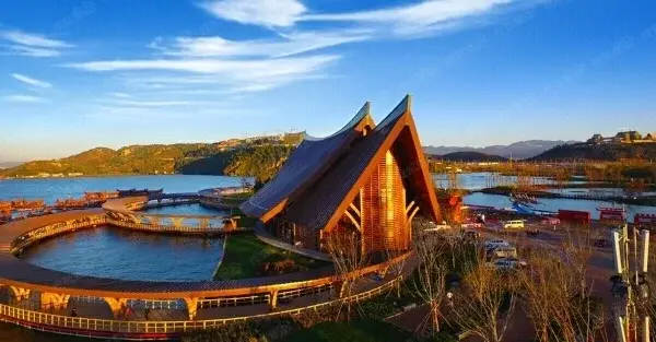 七彩云南古滇名城 滇池山水宜居环境!别墅即将推出!热线咨询中