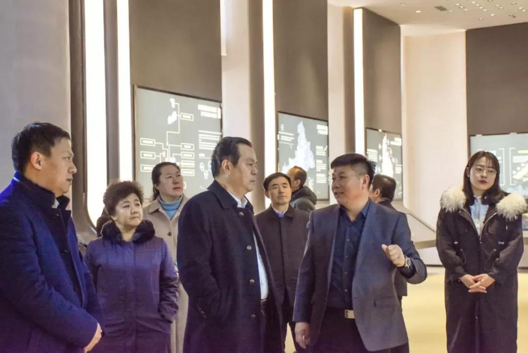 人大代表、上海社会科学院副院长张兆安一行，视察调研山西智慧科技城