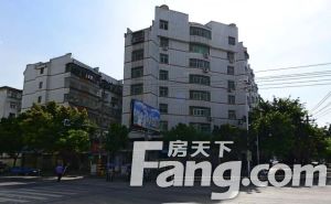 爱心公园,4房,大同花园,交通方便,彩光好。