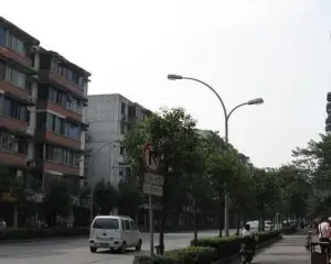 抚琴西路226号 3室2厅 南 北 西南 西北