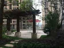 照母山朝中庭精装两房诚心出售,