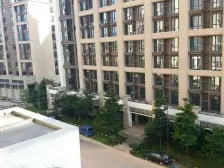 誉山国际商用房屋,旁边就是均明欢乐世界,交通便利