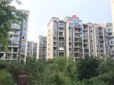 精装修,小区环境好,出脚方便,住家安静