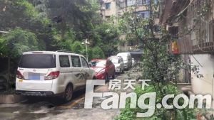 慈惠堂街16号3室1厅东南