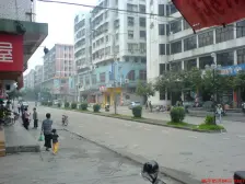 步梯房,大户型,简单装修,有地下停车位。