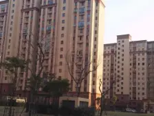 宣桥枫庭二房毛坯。房子是一手动迁。看房方便