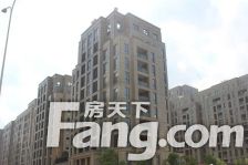 芳树园全新改造精装修采光佳,包双车位带一个储藏室