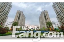 小区位置临-近菜场生活便利,交通方便,