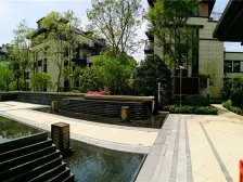 小区爆款房源,东边套下叠别墅,南北花园双层大地下室