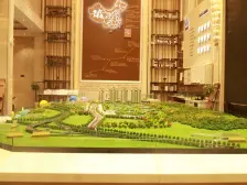 恒大郦湖城洋房一楼带院子90方四房142方全新未入住