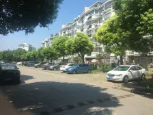 30万精装修,两房低楼层,毓秀,近地铁