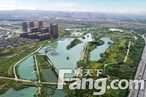 保利狮子湖檀香郡 4室2厅 东北