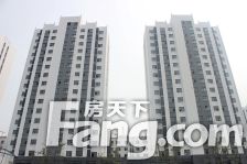 香缤雅苑顶楼,精装自住的三室好房