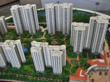 户型方正 双阳台大三房 正对小区花园