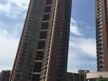 大平层四房三卫,户型通透,带入户花园,朝中庭安静。